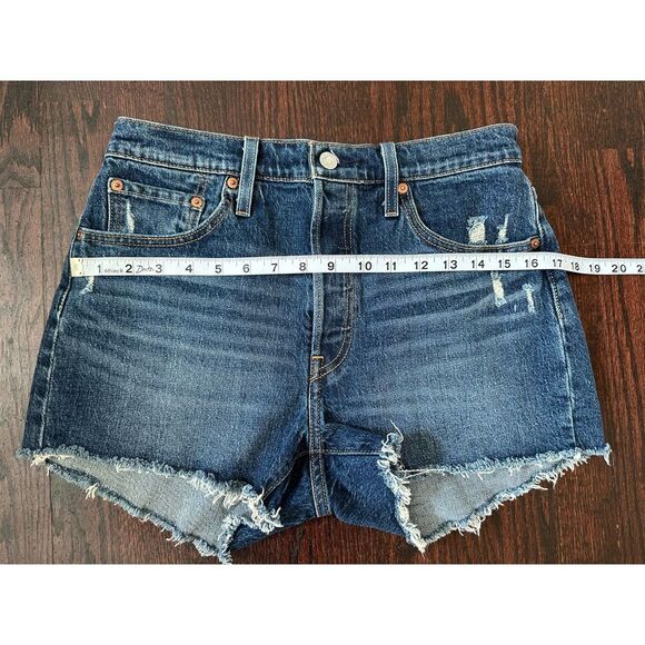 Levis Medium Wash Denim Shorts Size 29 - Picture 6 of 9